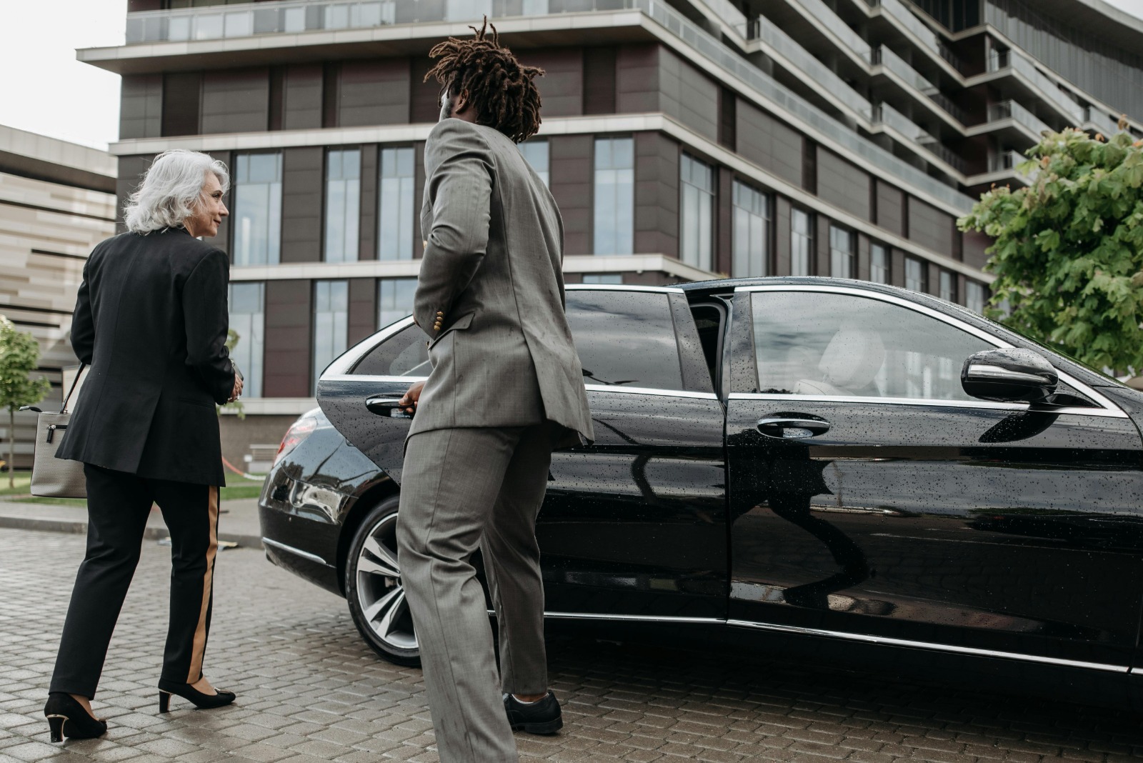 Vancouver to Seattle Limo for Private & Group Travel
